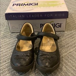 Primigi girls uniform shoes. Mary Jane style